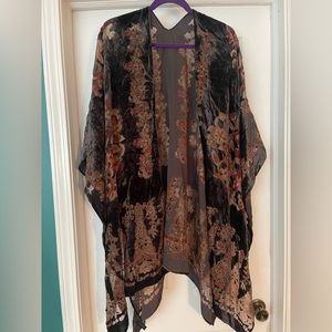 Anthropologie velvet kimono / one size